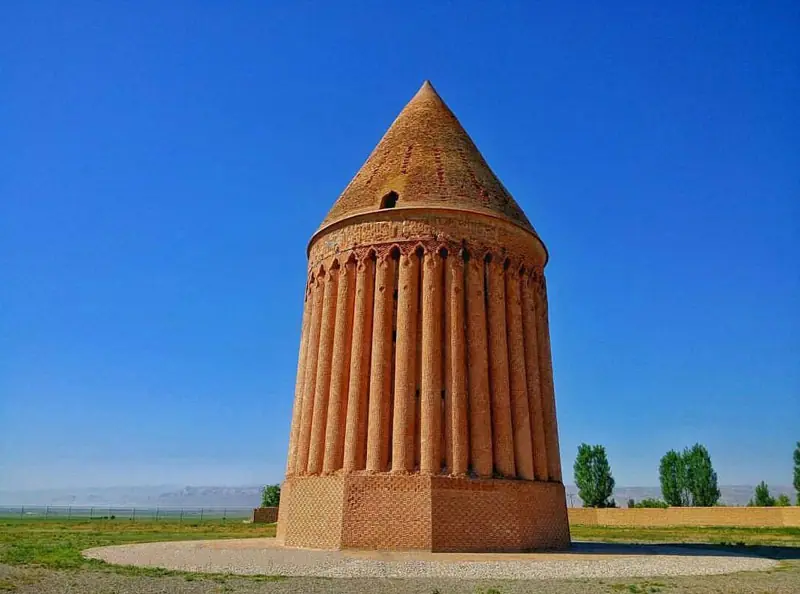 برج میل رادکان